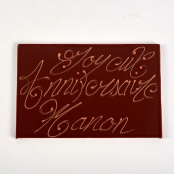 Plaque personnalisée en chocolat, à disposer sur vos pâtisseries, de Stéphane Pasco, Chocolatier à Nantes